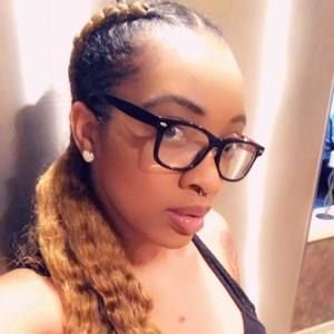 Meet your Posher, Ta'naia